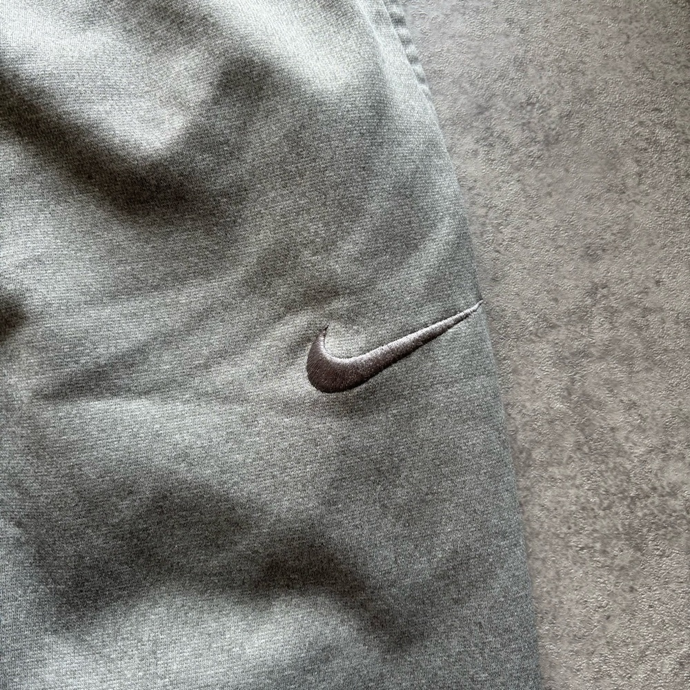 Gray nike therma fit sweatpants - Picture 2 of 9
